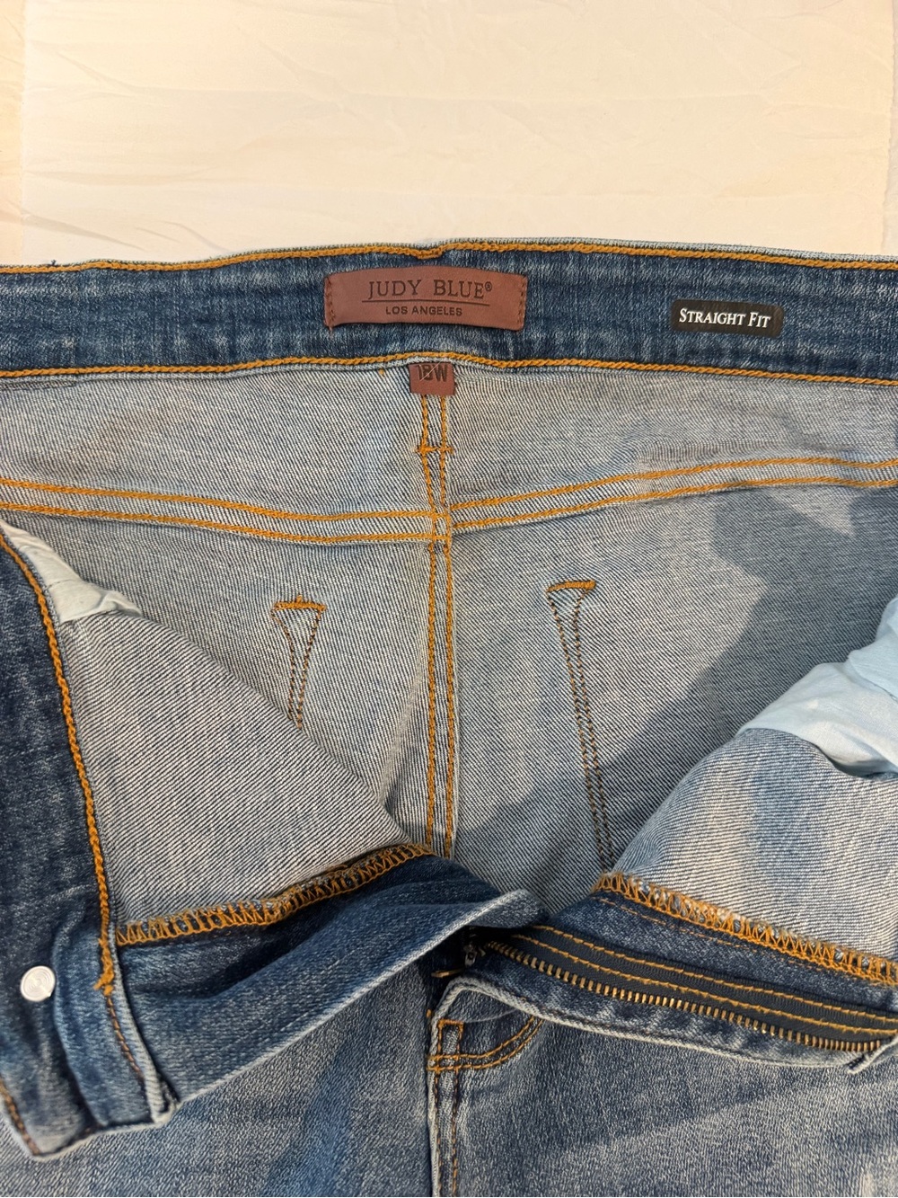 Judy Blue Women’s Light Wash Distressed Hem Straight Leg Jeans Size 18W - Picture 3 of 14